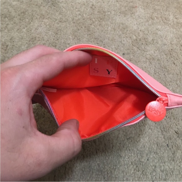 Cute Ipsy bag - Picture 2 of 3